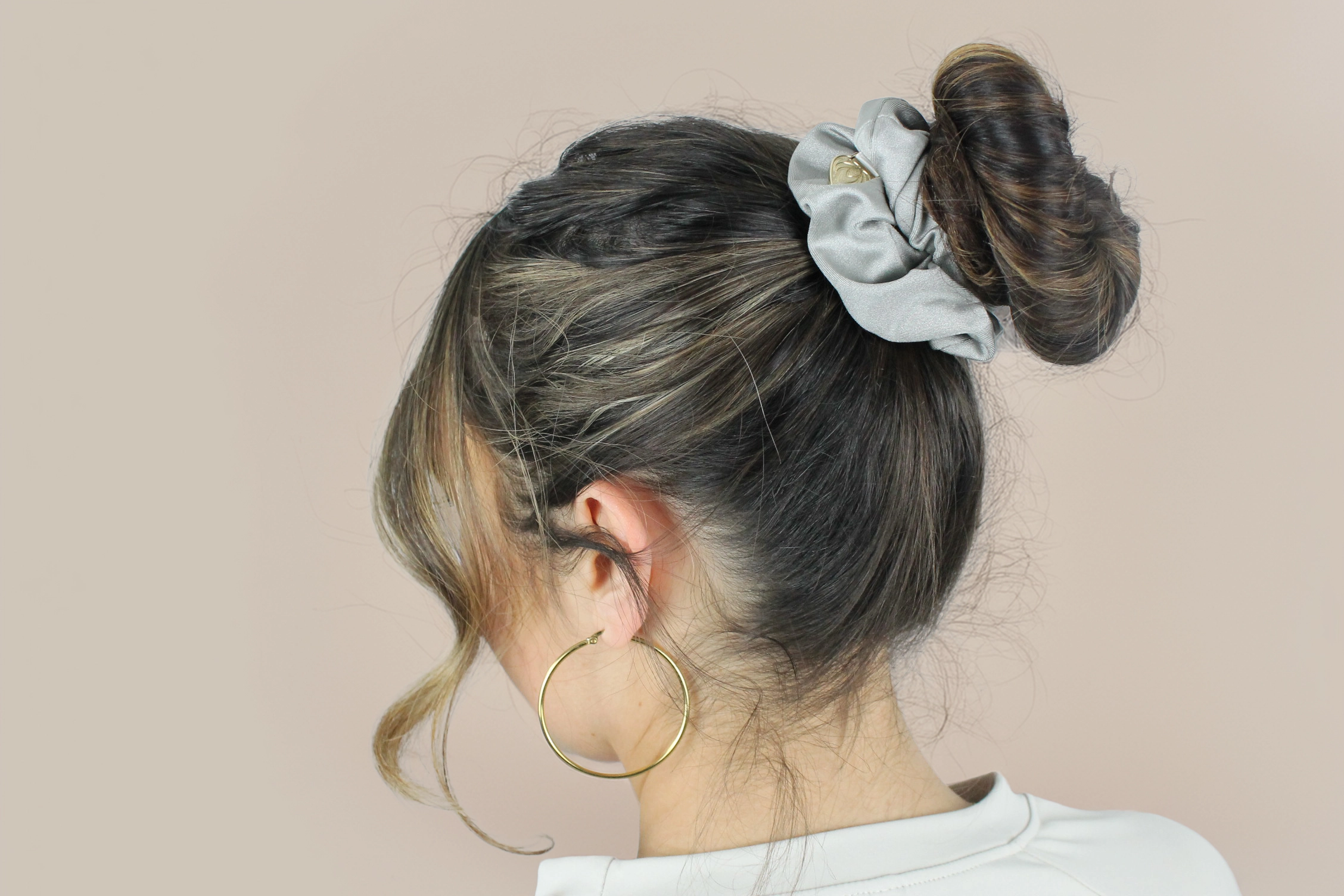 Premium Sporty Scrunchie - Power Sateen Silver